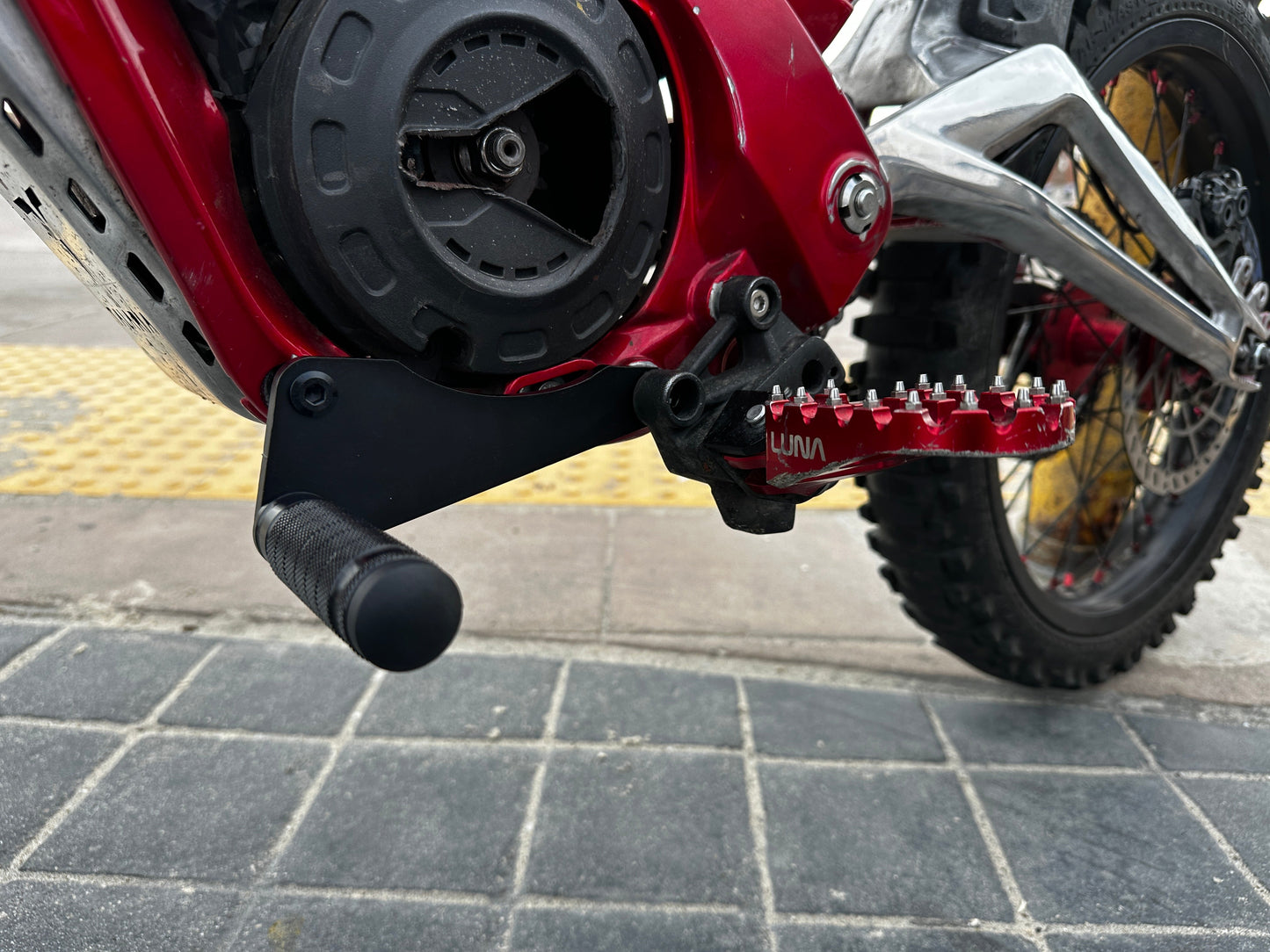 Emoto Worx XXX Shift Lock